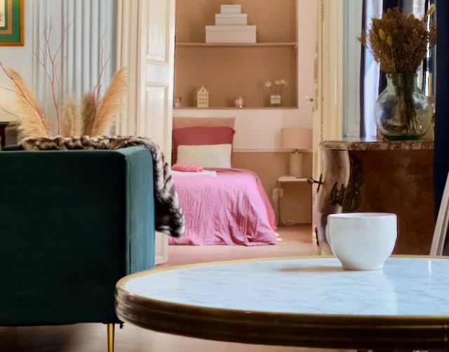 Sarah Bernhardt suite — green lounge and palm, Narbonne